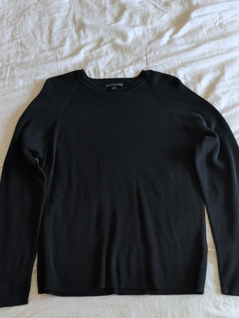 Banana Republic Men's Black Crewneck Sweater - Classic Knit